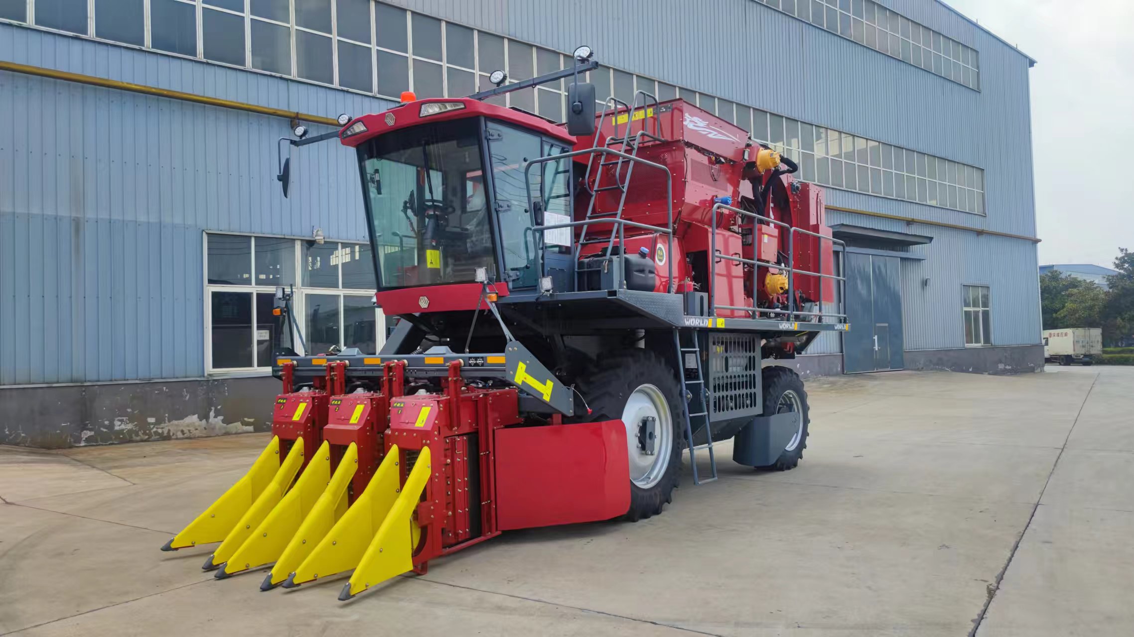 3 lines cotton harvester (5)