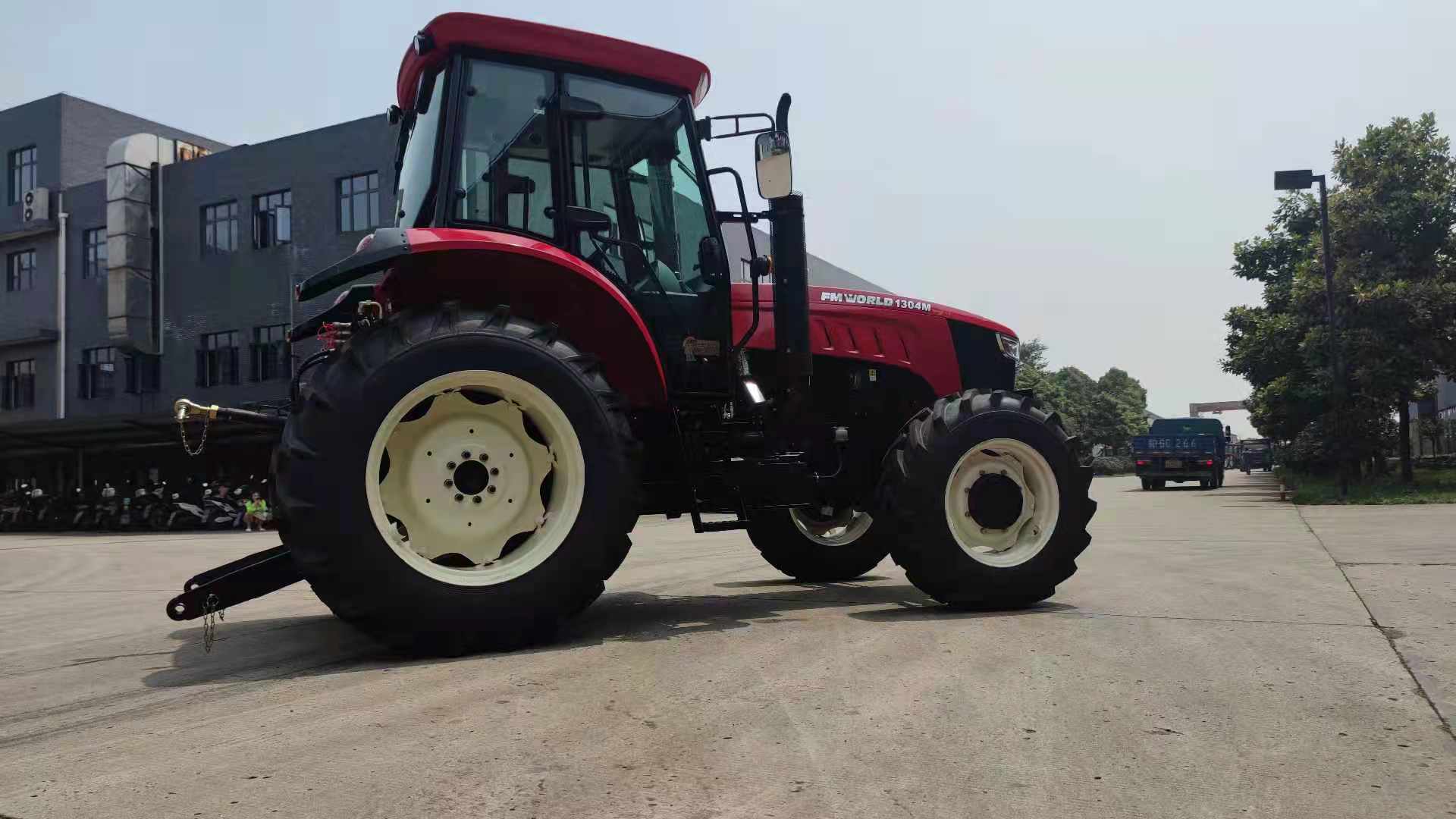 agriculturral tractor 