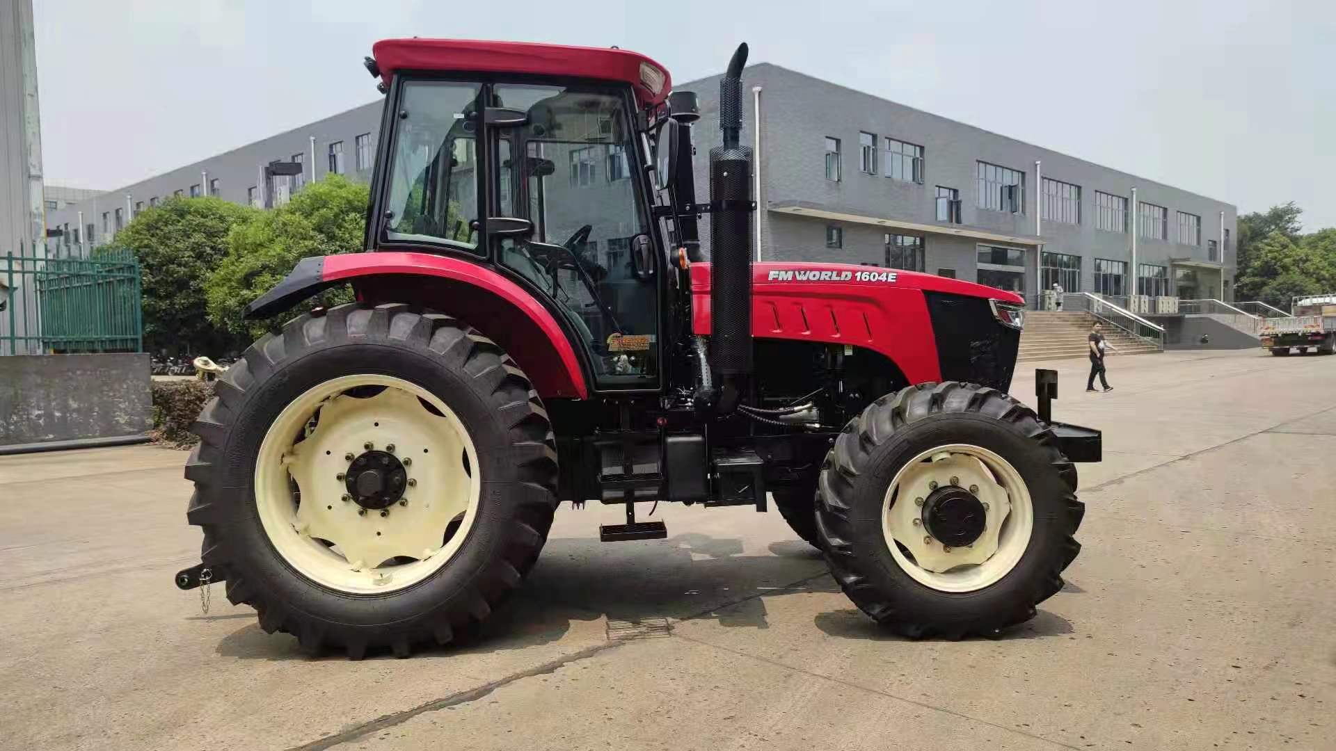 agriculturral tractor 