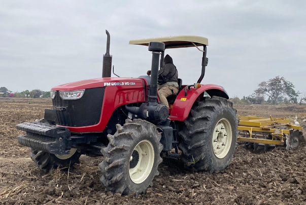 corn harvester 